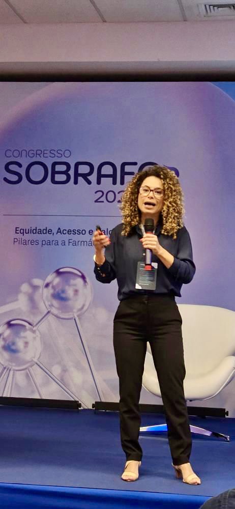 Tábata Lopes palestrando no Congresso Sobrafo